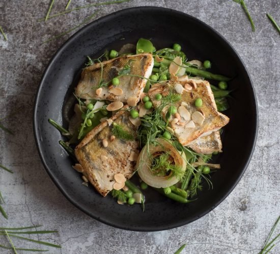 Sterkas su pavasarinėmis daržovėmis