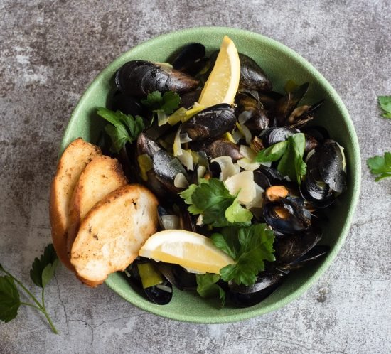 Klasikinės midijos su baltuoju vynu